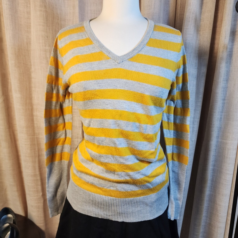 Mossimo Supply Co Womens Large Yellow Gray Striped V-Neck Long Sleeve Sweater